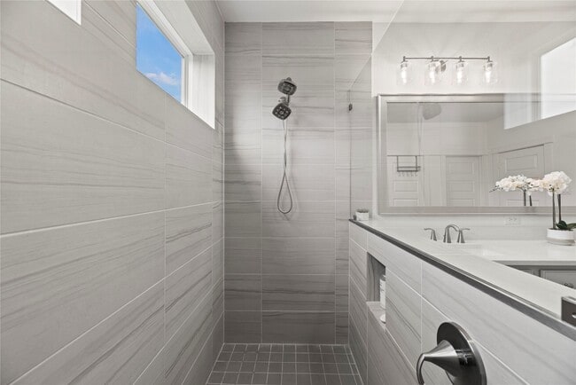 Building Photo - 3503 Kensington Gdns Ln