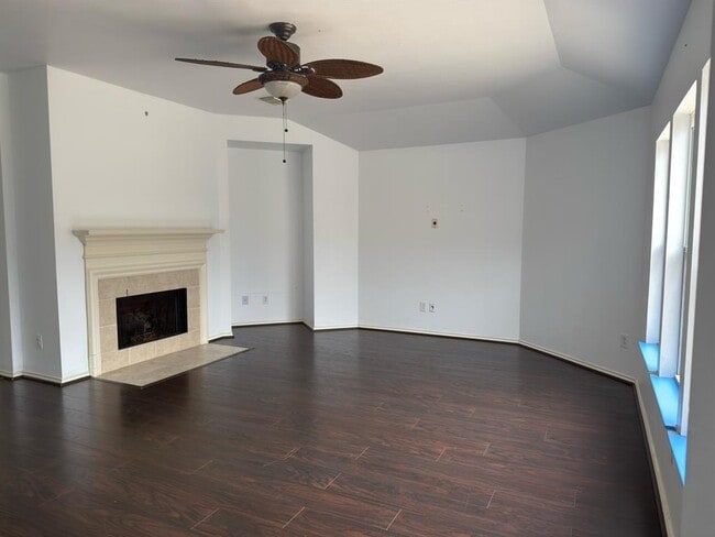 Building Photo - 3815 Lake Edinburg Ln