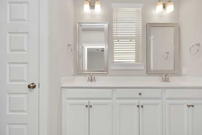 Building Photo - 746 Strawberry Pines Ct