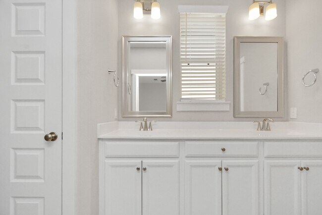 Building Photo - 752 Strawberry Pines Ct