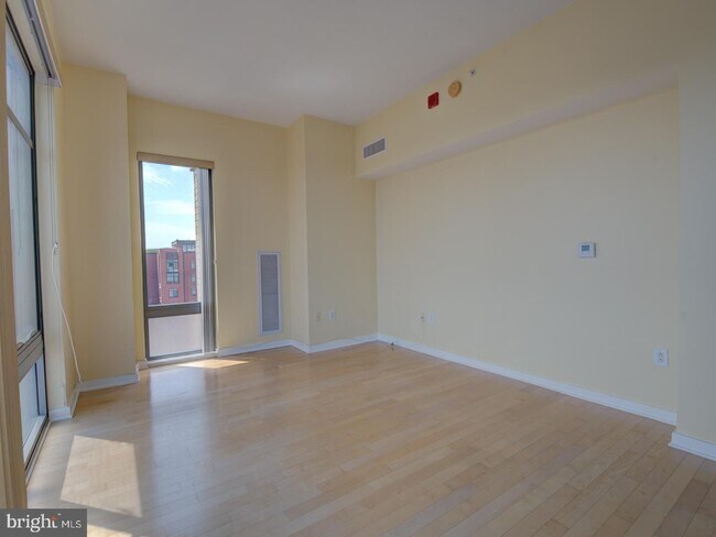 Building Photo - 475 K St NW