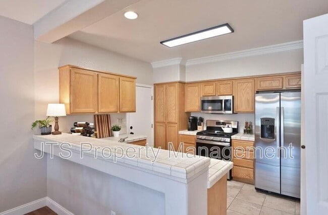 Building Photo - 7057 Ludlow Dr