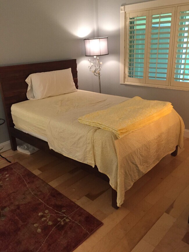 Guest Bedroom - 6520 N Ocean Blvd