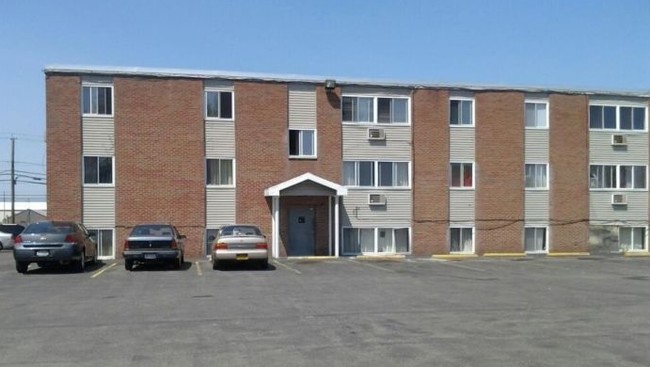 Pineview Apartments - 9815 Niagara Falls Blvd Niagara Falls NY 14304 ...