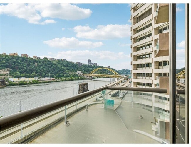 Building Photo - 151 Fort Pitt Blvd