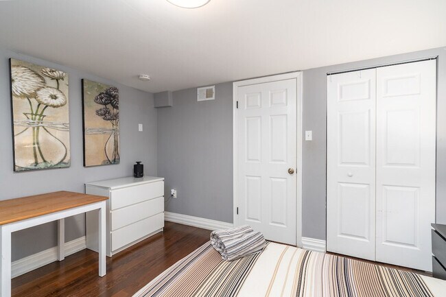 Building Photo - 2452 1/2 18th St NW