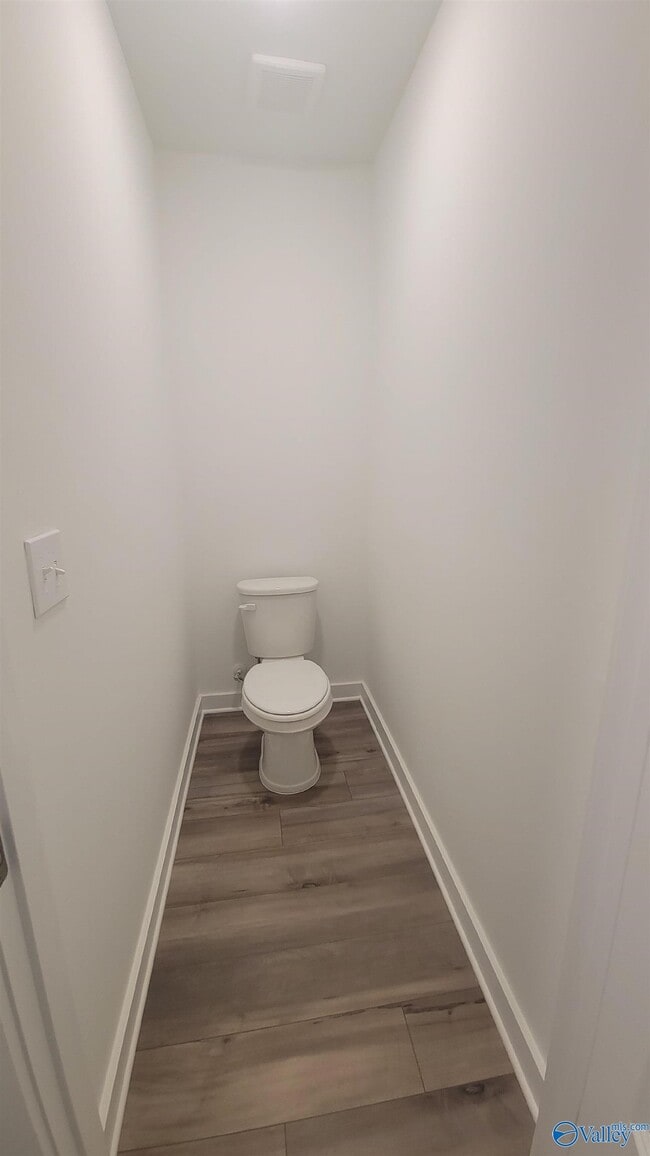 Building Photo - 7597 Discovery Pt Dr NW