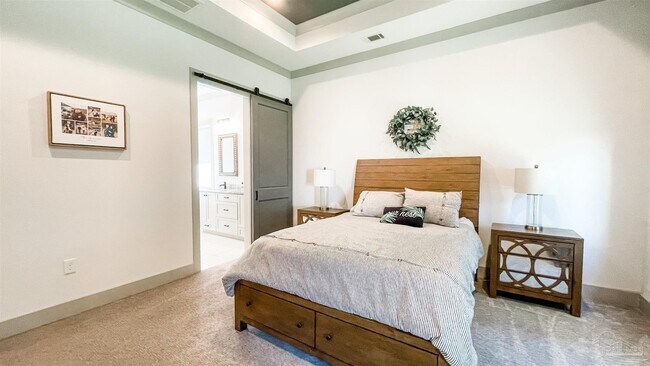 Building Photo - 1633 E Hatton St