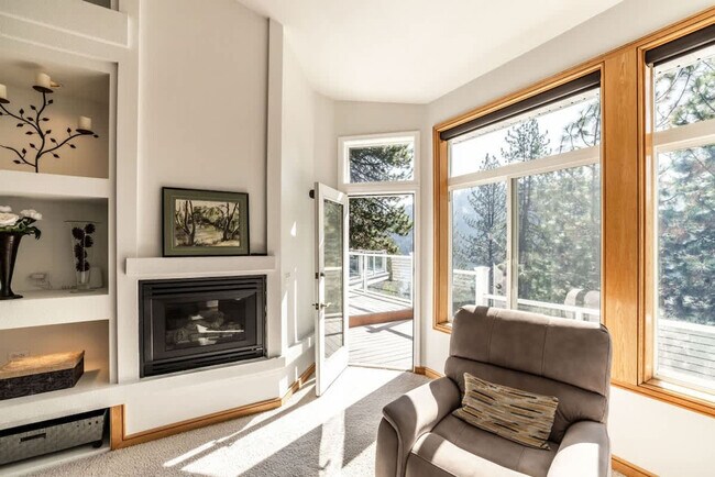 Building Photo - 3228 E Fernan Terrace Dr