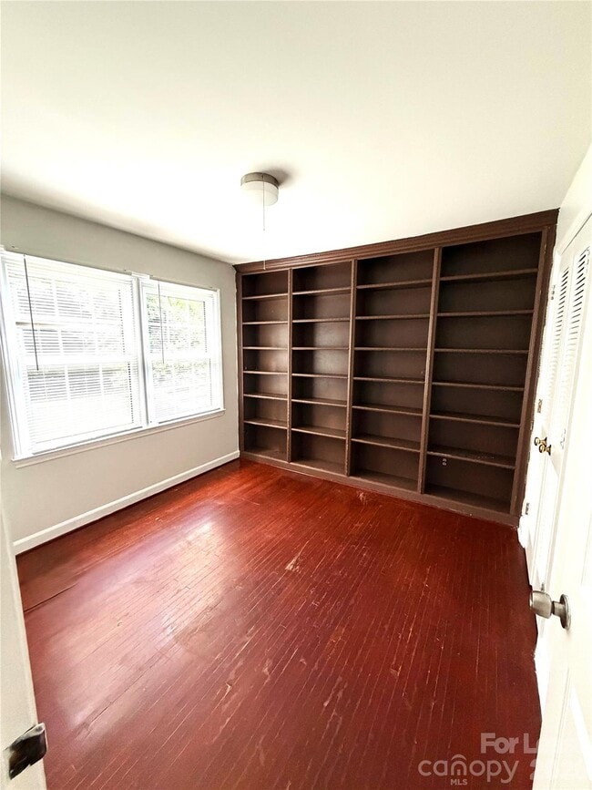 Building Photo - 5016 Vescova Ct