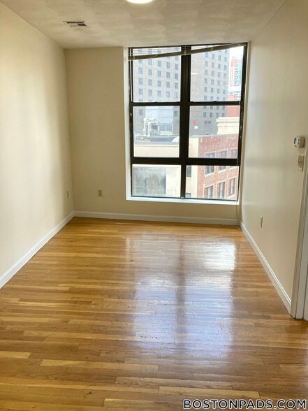 Building Photo - 81 Essex St