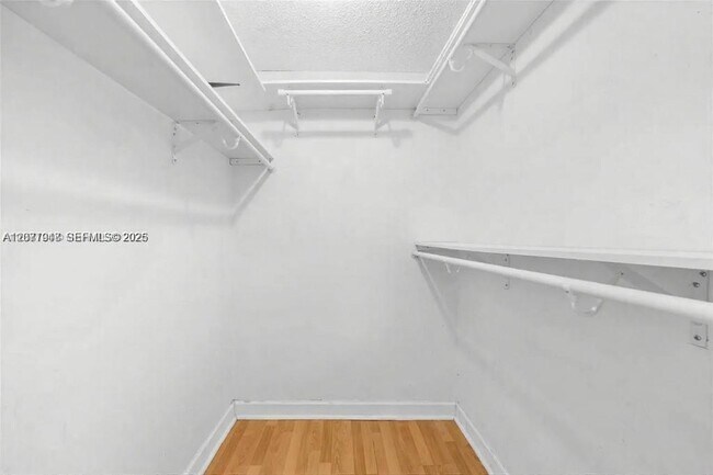 Building Photo - 1228 West Ave