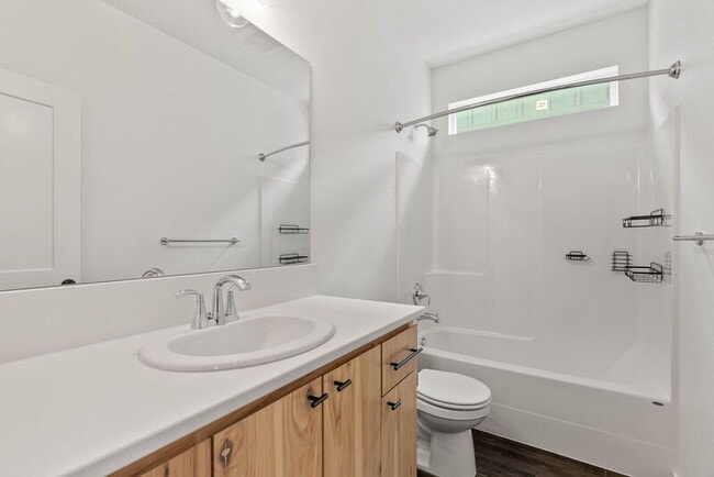 Building Photo - 708 S Crescent Ln