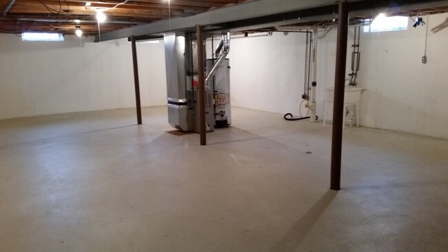 Building Photo - 32131 Knapp Ave