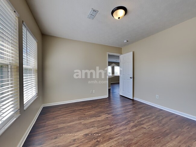 Building Photo - 10399 Peacock Ln