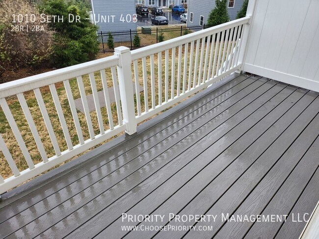 Building Photo - 2BR 1.5BA Townhome, Staunton