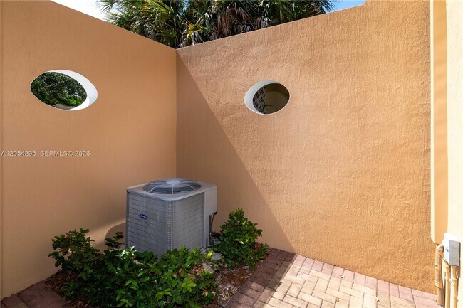 Building Photo - 1510 SW 147th Ter