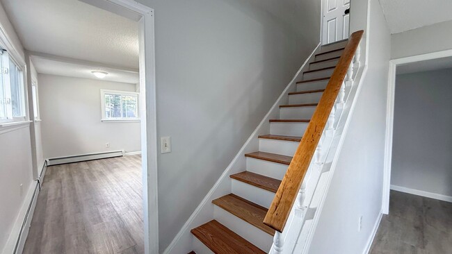 Building Photo - Gorgeous single-family Home