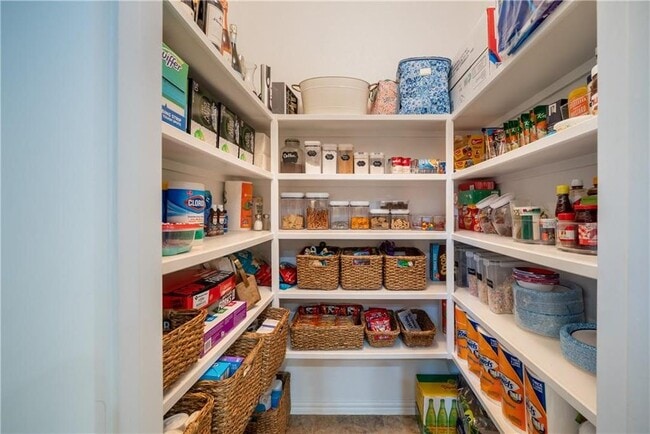 Building Photo - 273 Everglade Dr