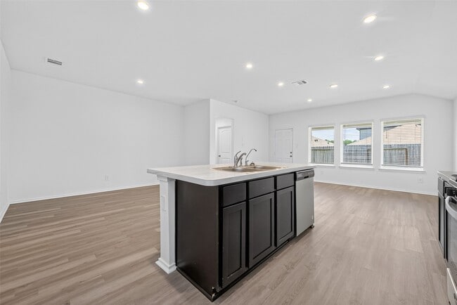Building Photo - 14556 Lily Plns Dr