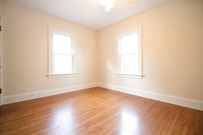 Building Photo - 2151 W Sylvania Ave