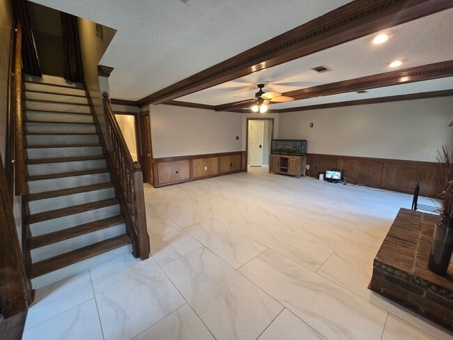 Building Photo - 4220 Glenroy Dr