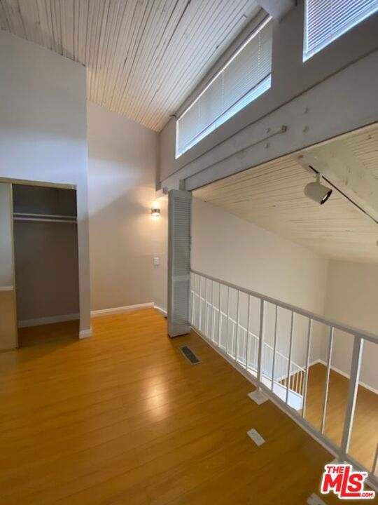 Building Photo - 5460 White Oak Ave