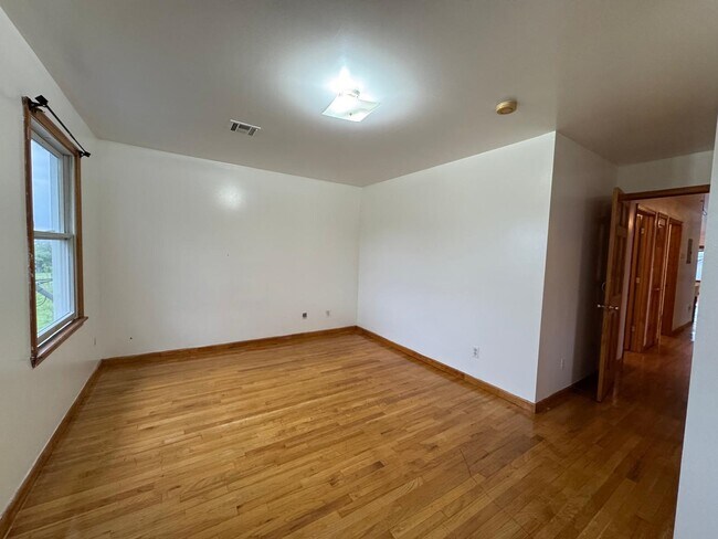 Building Photo - 162 W 53rd St