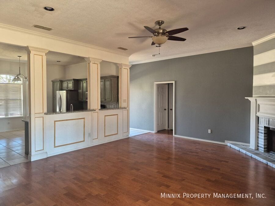 Building Photo - 1923 76th St