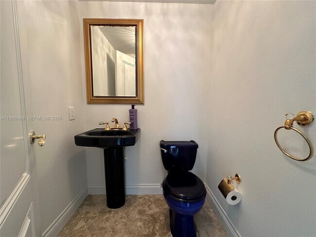 Building Photo - 6051 N Ocean Dr