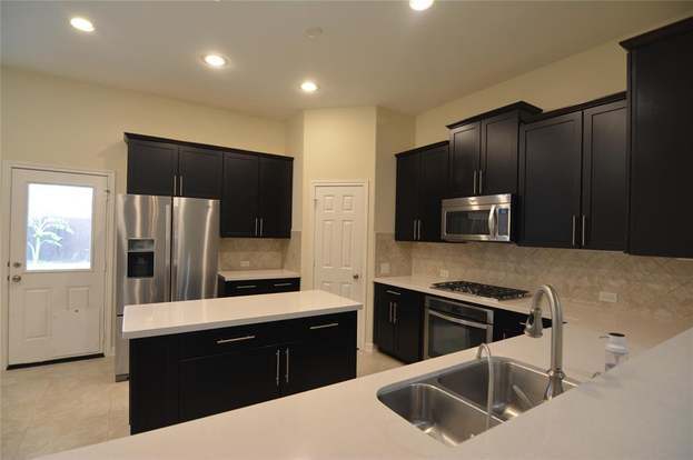 Building Photo - 10306 Hartfield Bluff Ln