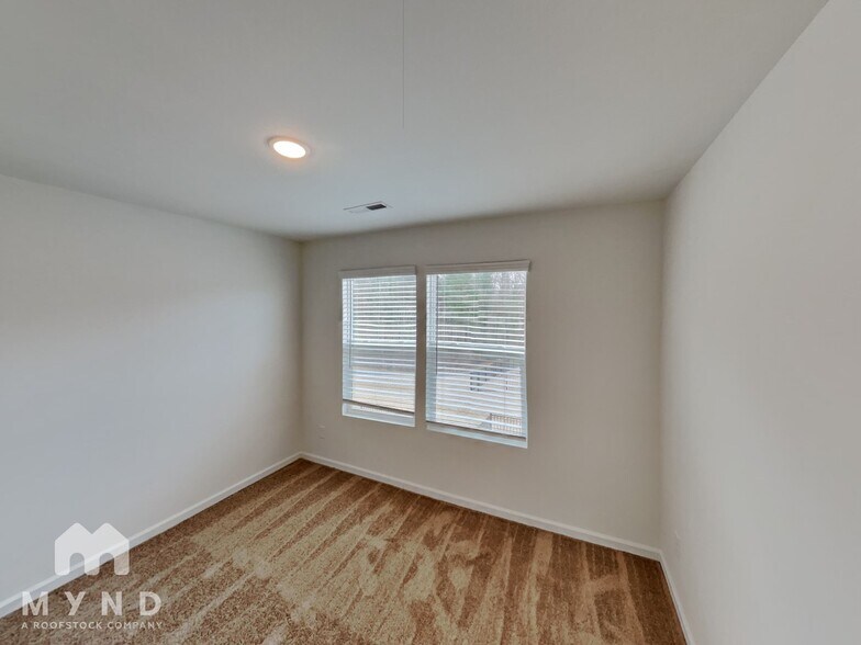 Building Photo - 122 Fosters Gln Pl