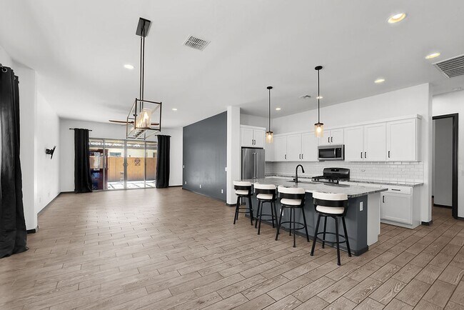 Building Photo - 369 W Glacier Bay Dr
