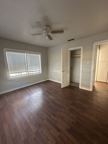 Building Photo - 820 W Frey