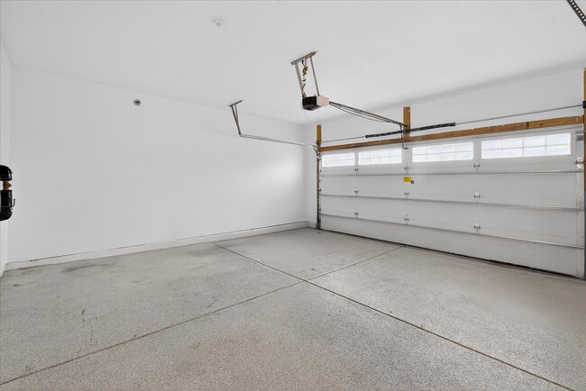 Building Photo - 7481 Hartsfield Dr