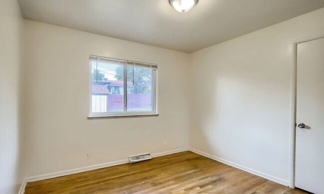 Building Photo - Prentice