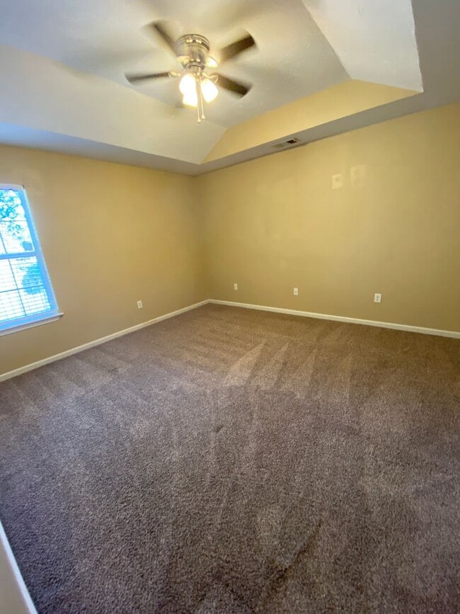 Building Photo - 3 bedroom 2 bath townhome in Towne Park