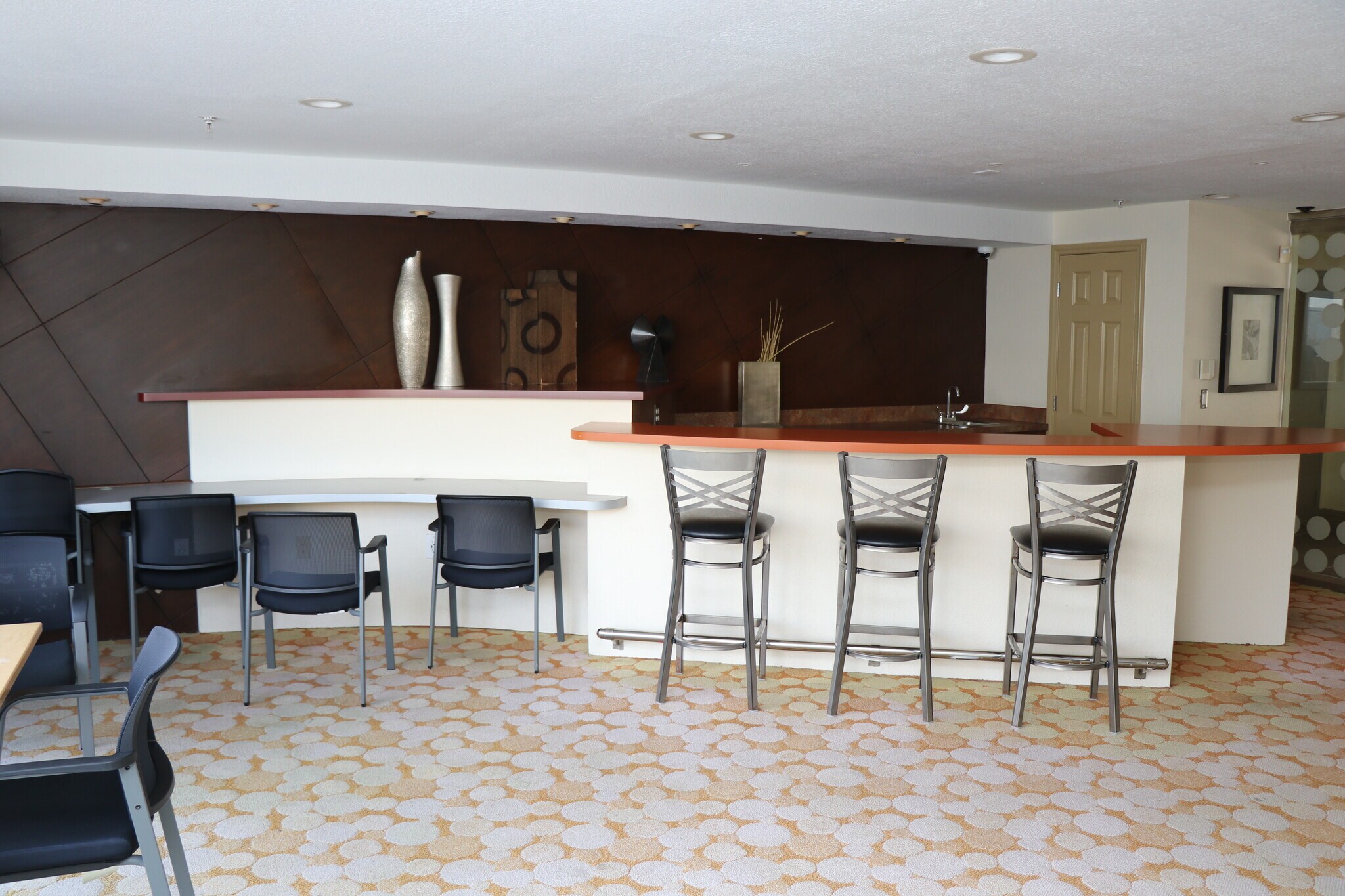 Cyber Cafe - 8889 Caminito Plaza Centro