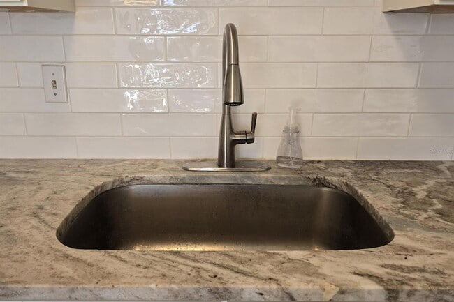 Building Photo - 4356 Tahitian Gardens Cir