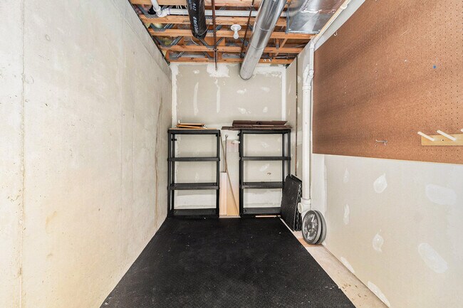 Building Photo - 1017 Bluestem Ln