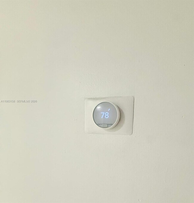 Building Photo - 1340 W 41st St