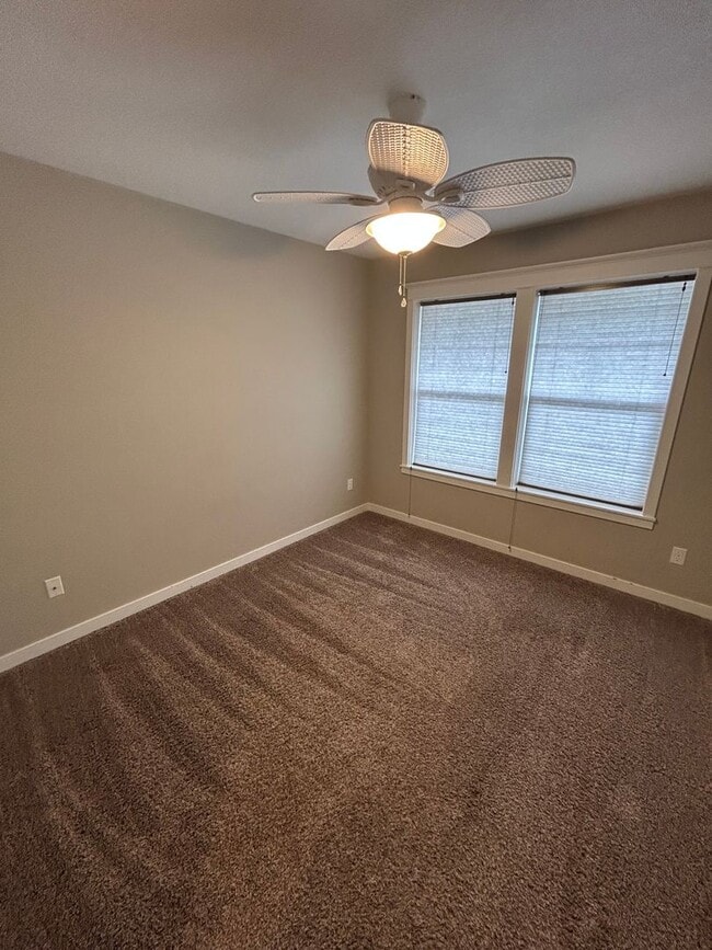 Building Photo - Beautiful 4 Bedroom, 2.5 Bath Home in Newberg- Pet Friendly!