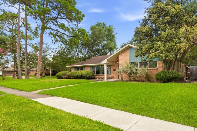 Building Photo - 5238 Kinglet St