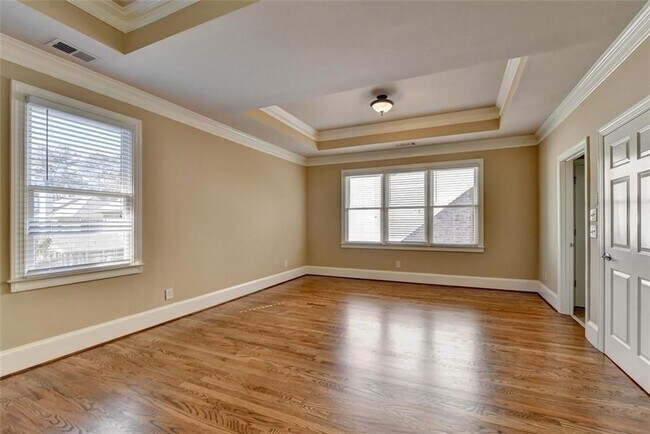 Building Photo - 11636 Parkside Ave