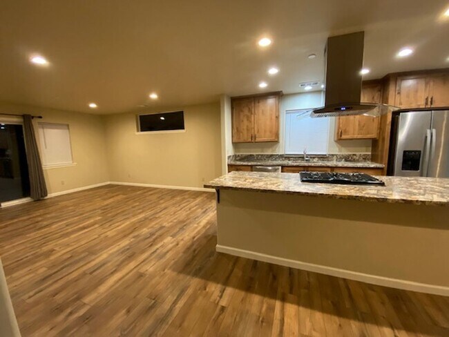 Building Photo - Simply gorgeous 3/2 with 2 car garage, dog...