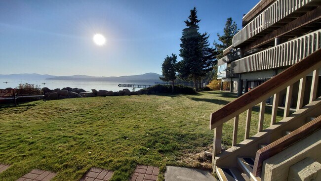 Building Photo - Remodeled Ground Floor Unit in Beachfront Complex!