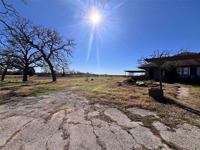 Building Photo - 162 FM 672