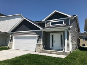 Building Photo - 3 Bed 2 Bath Single Family Home