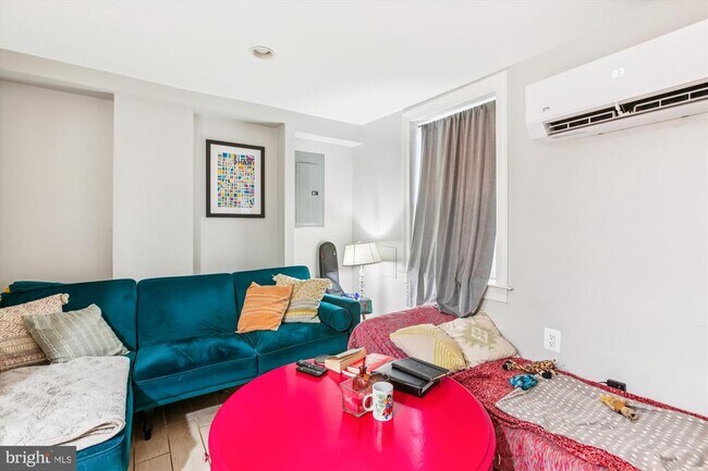 Building Photo - 1610 4th St NW