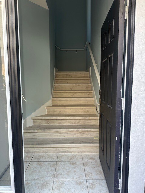 Building Photo - Spacious 2 Bed / 2 Bath Townhome with Garage – Gated Community in Orlando – $1,920/mo (Resident B...